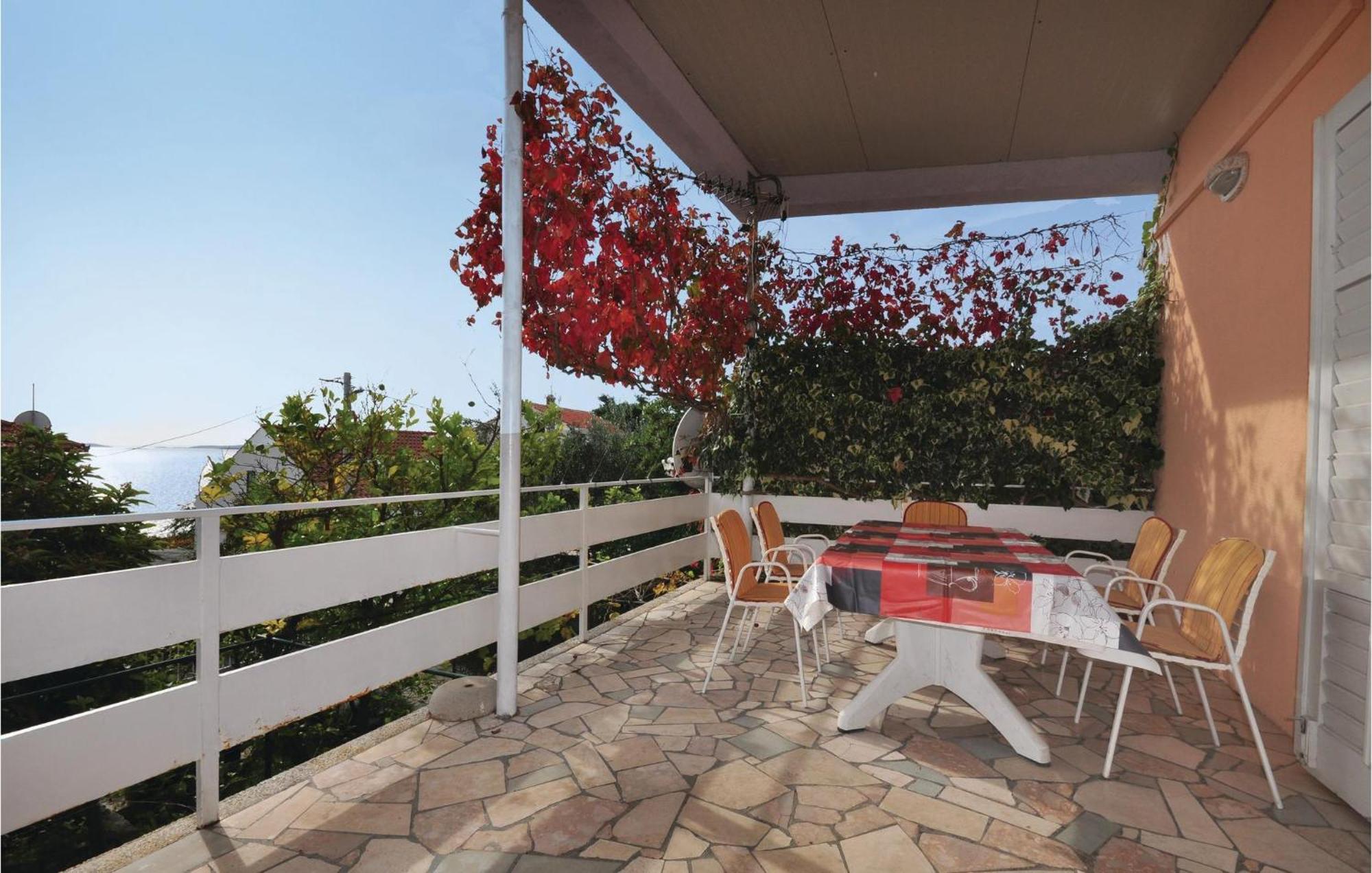 Awesome Home In Seget Vranjica With Wifi المظهر الخارجي الصورة