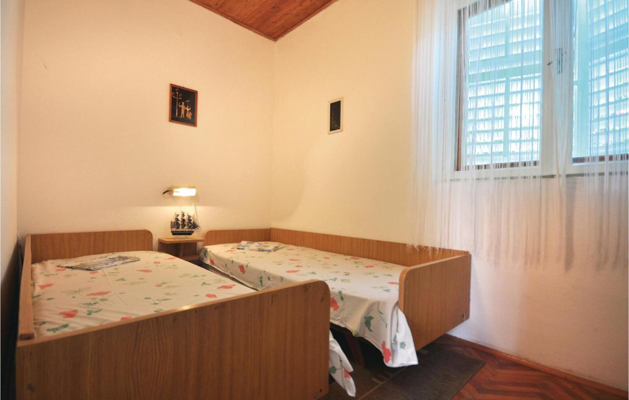 Awesome Home In Seget Vranjica With Wifi المظهر الخارجي الصورة